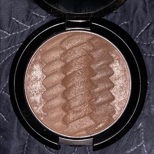 Becca Sunlit Bronzer
